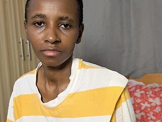 Cozyebony live webcam thumbnail