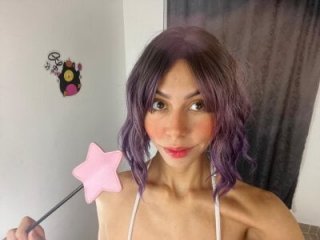 colette_e live webcam thumbnail