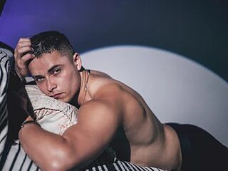 connorsmiith live webcam thumbnail