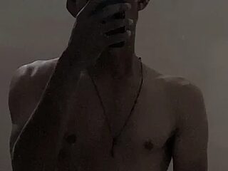 cool_guy_1 live webcam thumbnail