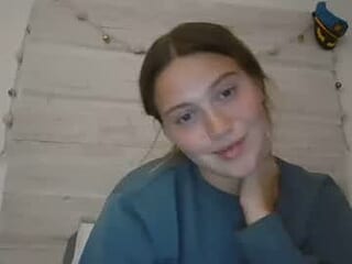 cowguirle live webcam thumbnail