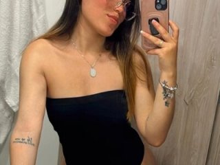CRISTALHERRANZ live webcam thumbnail