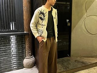 Cream-001 live webcam thumbnail