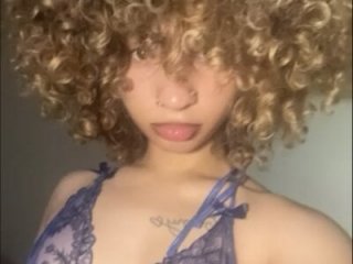 Creolegirl19 live webcam thumbnail
