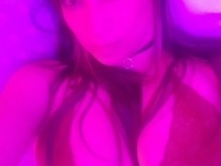 Cristal_BigTits live webcam thumbnail