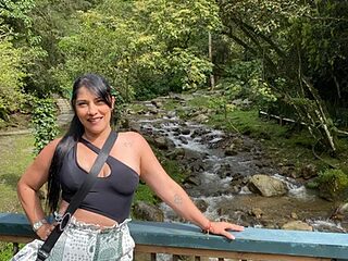 Cristina11 live webcam thumbnail