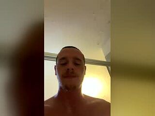 cravevalentino live webcam thumbnail