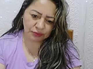cris_spicy live webcam thumbnail