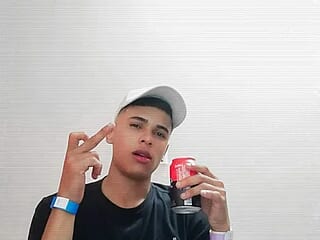 cristian_tayron1 live webcam thumbnail