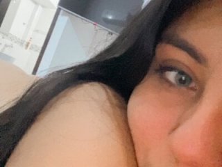 cristina697 live webcam thumbnail