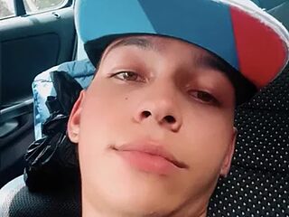 cristofferandcristall__ live webcam thumbnail