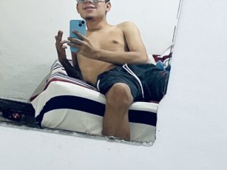 cristyan_arias live webcam thumbnail