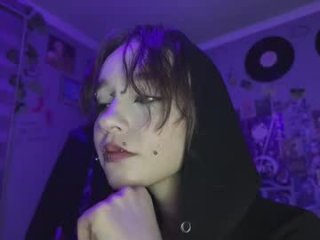 cruella_mira live webcam thumbnail