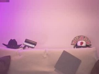 crystalclearstud live webcam thumbnail