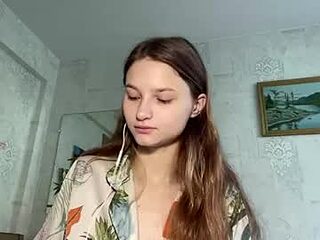 crystalstipp live webcam thumbnail