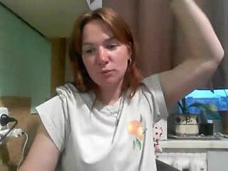 crystalvelvet live webcam thumbnail