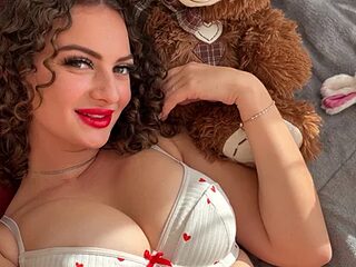 CurlyChloe live webcam thumbnail