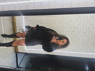 CurlyMaddie live webcam thumbnail