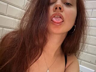 CurlyPrincess live webcam thumbnail