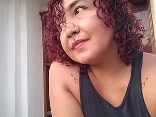 CurvyHeat live webcam thumbnail