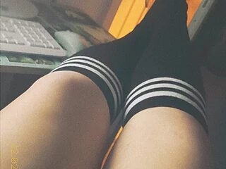 CurvyHornyTiffy live webcam thumbnail