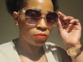 CurvyQueenx2 live webcam thumbnail