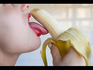 CurvyVelvetXO live webcam thumbnail