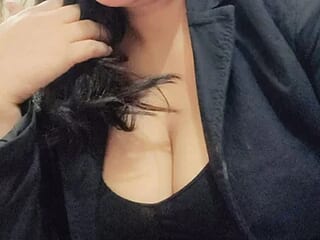 Curvy_Bhabhi_ live webcam thumbnail