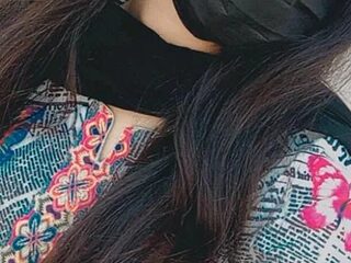 Cute--Sakshi live webcam thumbnail