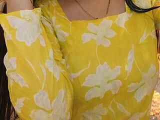 Cute-Ishita live webcam thumbnail