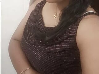 Cute-girlyy live webcam thumbnail