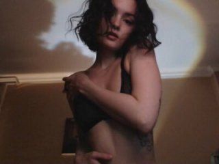CuteRuby99 live webcam thumbnail