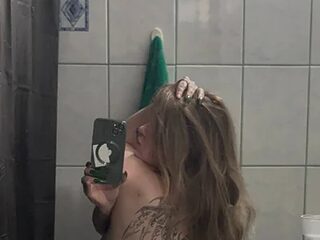 CuteUna live webcam thumbnail