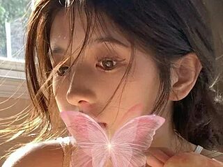 Cute_Mango live webcam thumbnail