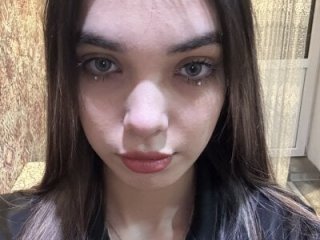 Cutie_VaIery live webcam thumbnail