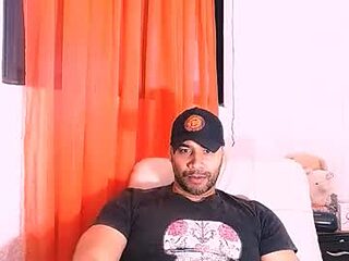 culoculito341910 live webcam thumbnail