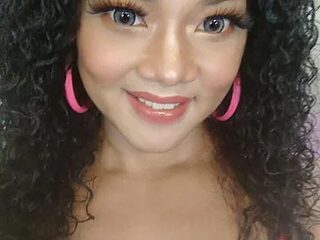 curly_tops69 live webcam thumbnail