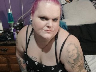 curvy420queen live webcam thumbnail