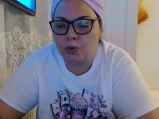 curvymomylore live webcam thumbnail