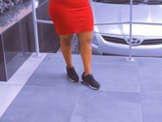 curvyyyyBabe live webcam thumbnail