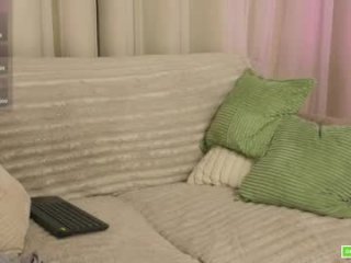 cute_erelis live webcam thumbnail