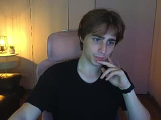 cuteeryan live webcam thumbnail
