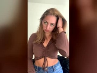 cutegirlava live webcam thumbnail