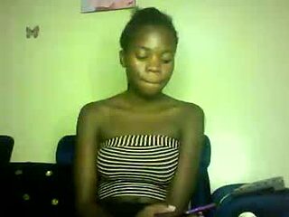 cutie_plush live webcam thumbnail