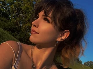 Daisy_Lowe live webcam thumbnail