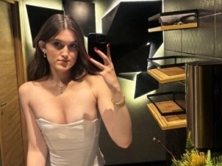 DakotaTayler live webcam thumbnail