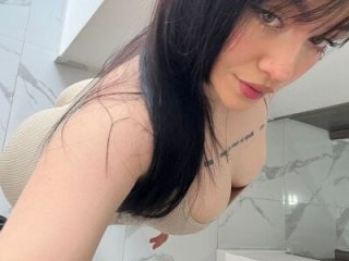 DanielaRuizz live webcam thumbnail