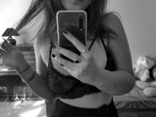 Daniela_Kitty_ live webcam thumbnail