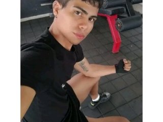 Danielkrdenass live webcam thumbnail