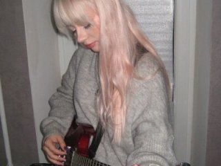 DanielleMyers live webcam thumbnail